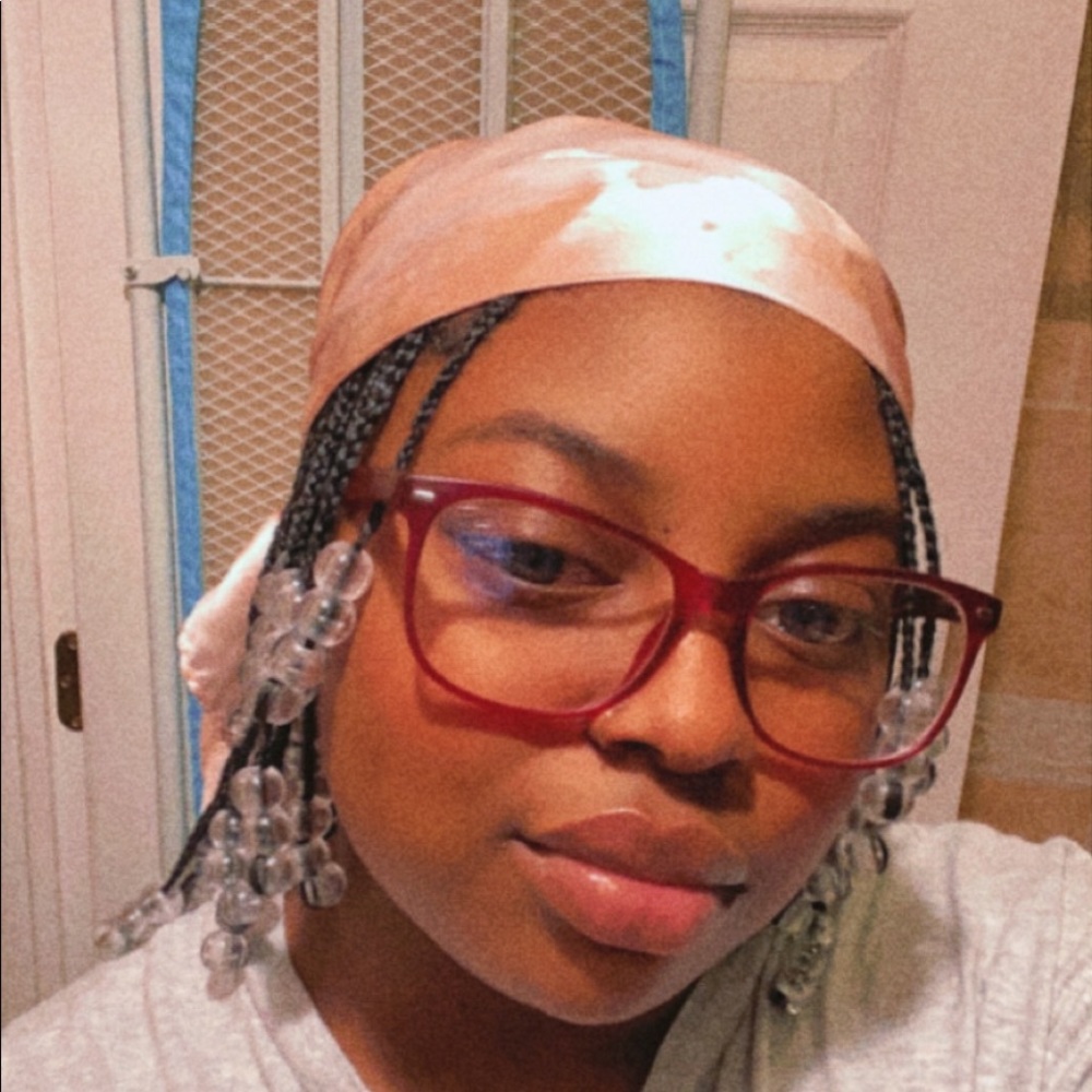 Meet your Posher, Desha